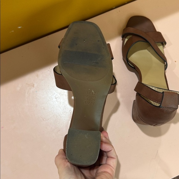 Naturalizer Brown Size 6 Maggie Criss across Toe Open Sandal Block Heel Strap - Picture 9 of 10